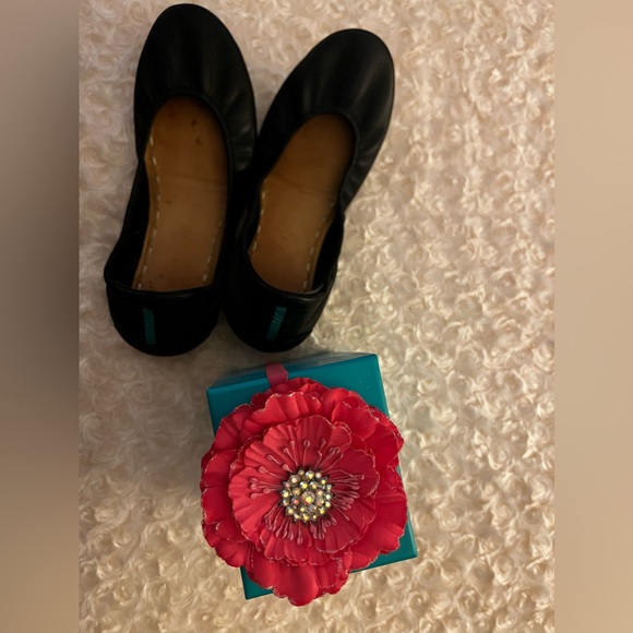 Tieks, size 7, (Tieks do not come in half sizes).Only worn x3. - Picture 2 of 5